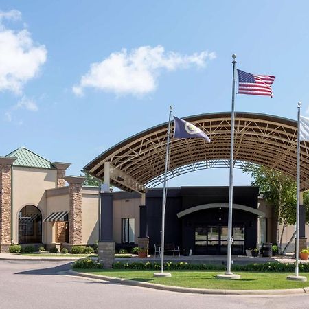 Best Western Fairmont Exterior photo