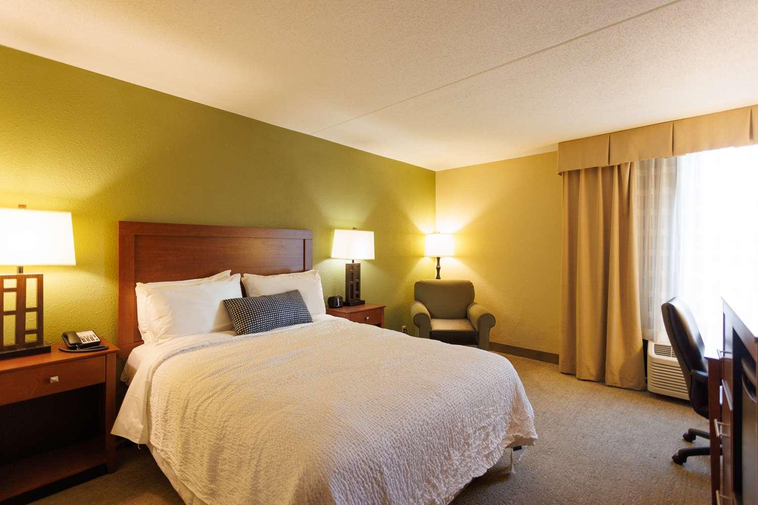 Best Western Fairmont Exterior photo