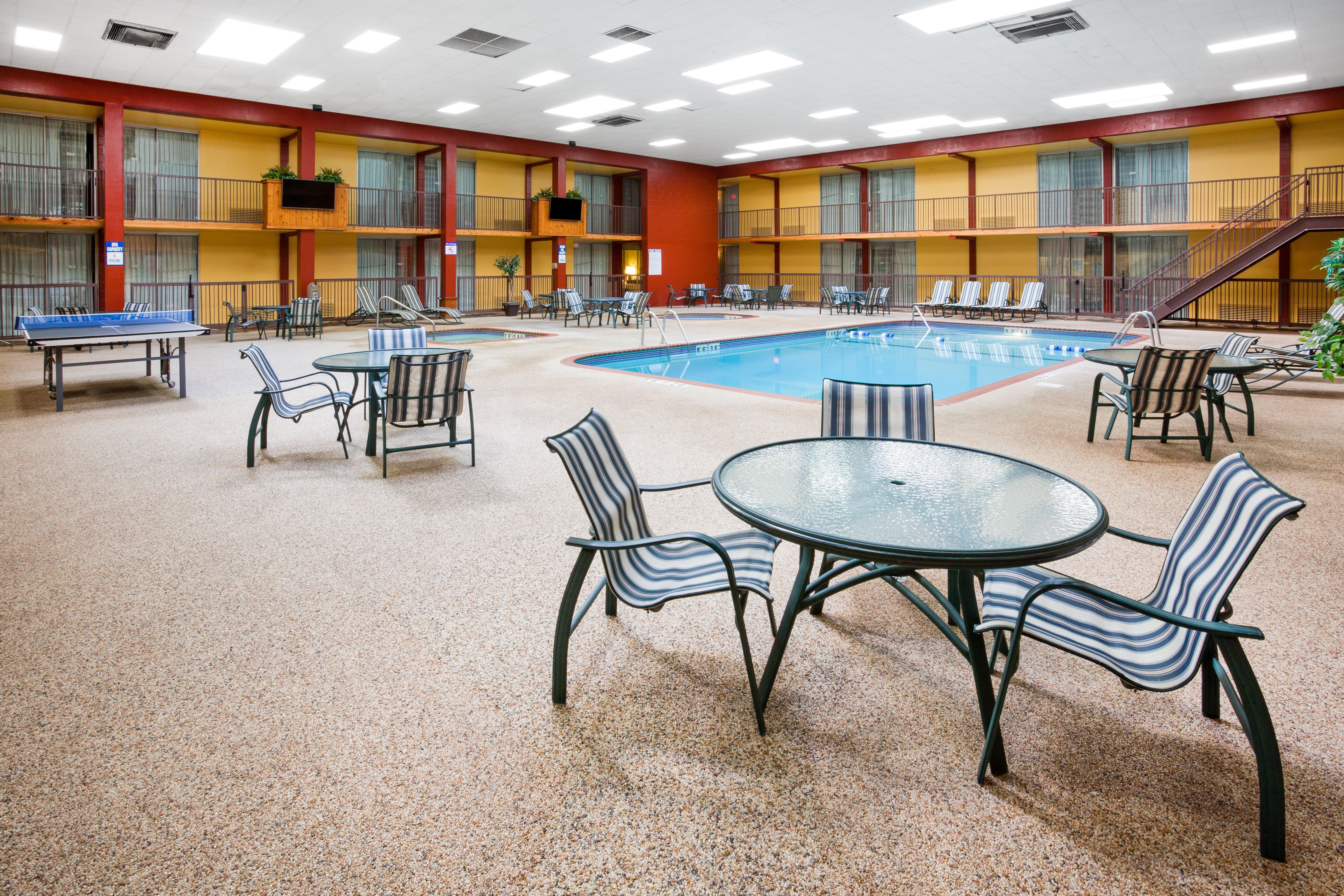 Best Western Fairmont Exterior photo