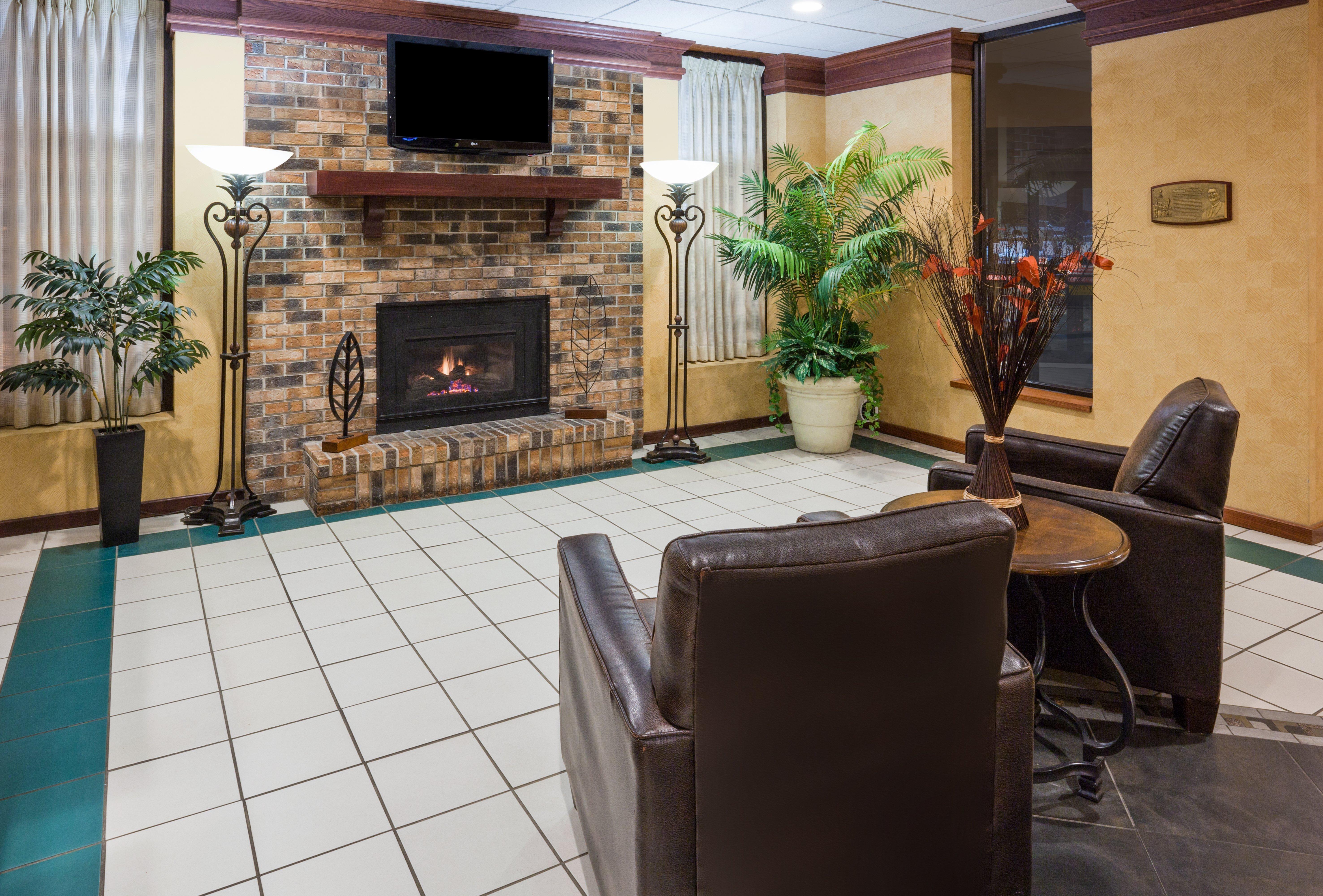 Best Western Fairmont Exterior photo